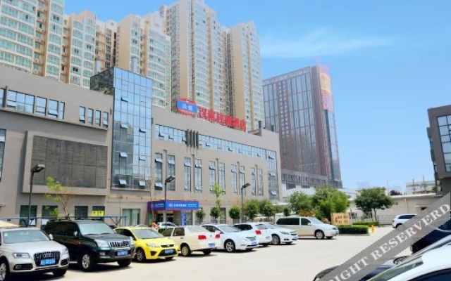 HanTing Hotel (Xi'anbei Railway Station Fengcheng Sixth Road)
