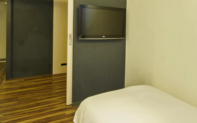 Single inn kaohsiung Lisen Hostel