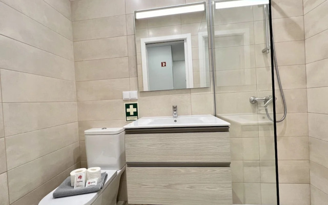 Quarteira Modern by Homing