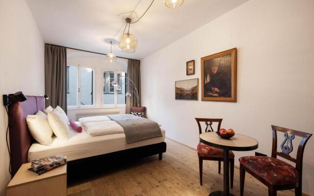 Rosa Goldenstern Residence