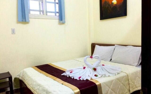 Quy Long Homestay