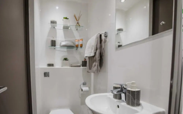 Modern Studios - READING