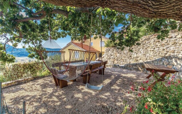 Amazing Home in Supetarska Draga With Wifi and 2 Bedrooms