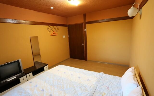 Gomangnan Dol Pension