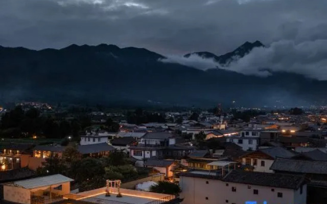 Xiaoshan Yue Homestay (Baisha Ancient Town)
