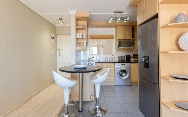 Mont Serrat 58 by CTHA