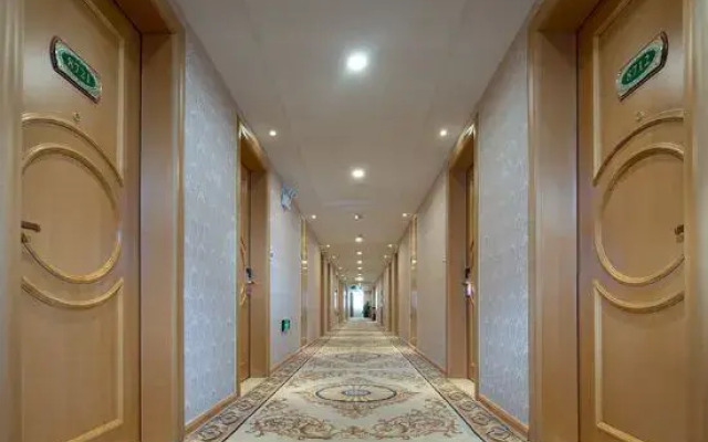 Vienna Hotel (Rong County Guinan Road)