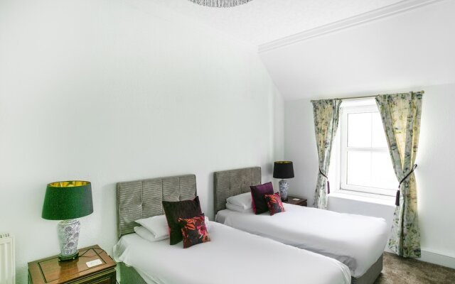 OYO Lochinvar Hotel