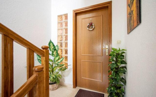 Private House With Pool, sea View and big Garden