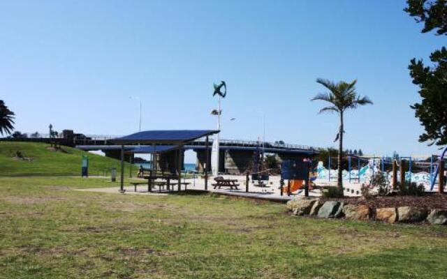 Tokelau 2 - Tuncurry Townhouse
