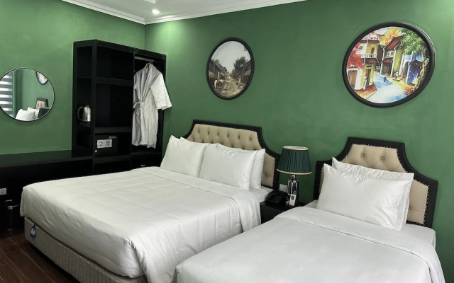 Madelise Adora Hotel