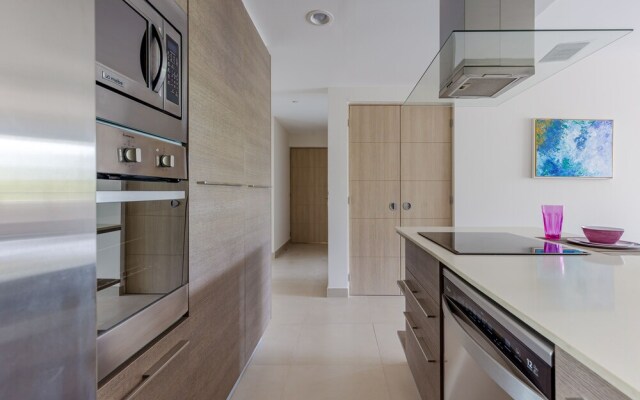 Maxim E 305 2 Bedroom Condo by Redawning