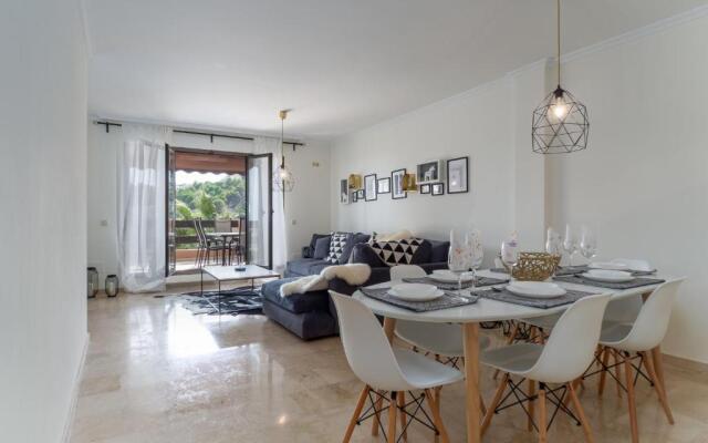 2297 Superb 2 bedrooms with seaview