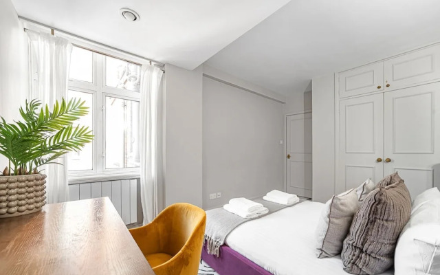 Chic Flat With Stunning City Views