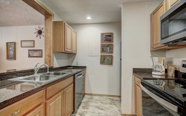 2062 The Pines 2 Bedroom Condo by RedAwning