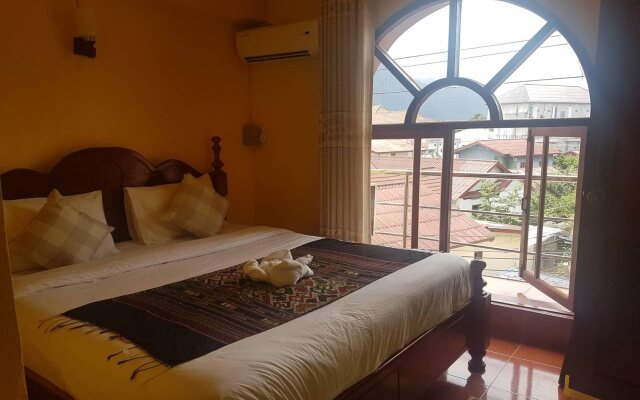 Vang Vieng Paradise Hotel