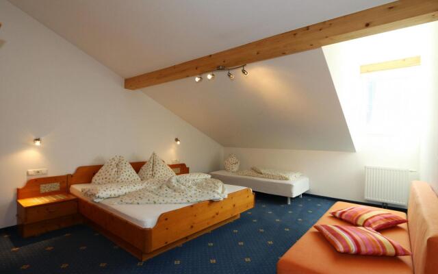 in Bichlbach with 1 bedrooms and 1 bathrooms