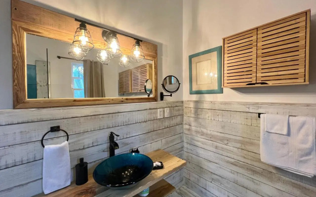 Kokomo Beach Suites
