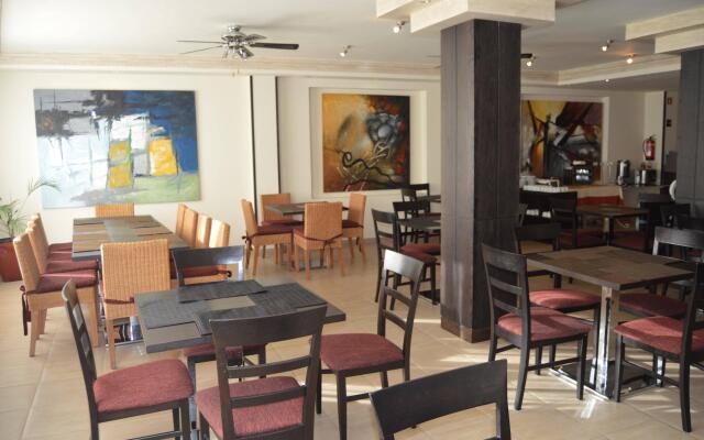 Hotel La Aldea Suites