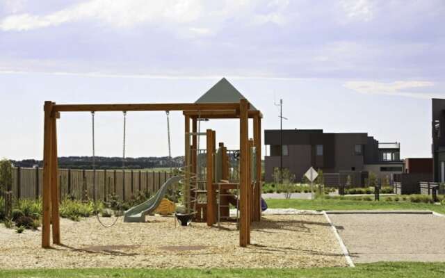 Golf and Pool Views Stylish Condo
