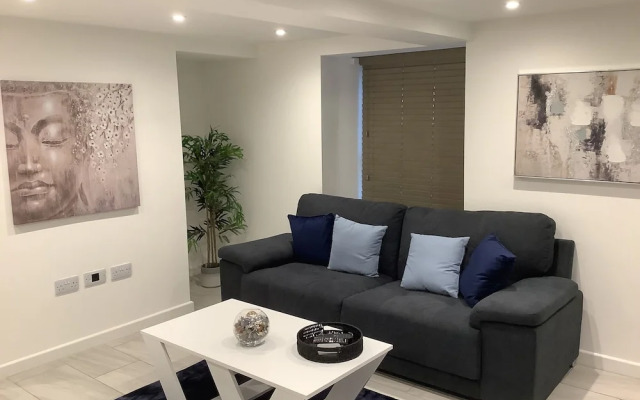 Stunning 1 Bedroom Apartment in Bicester Town