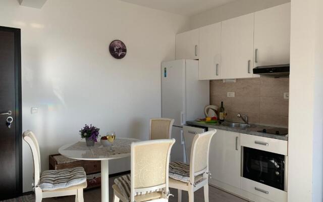 Karina Apartment