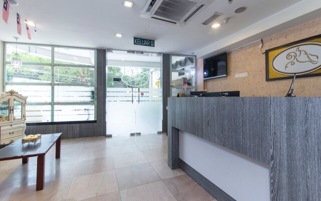 OYO 124 Hotel Seniman Sentul