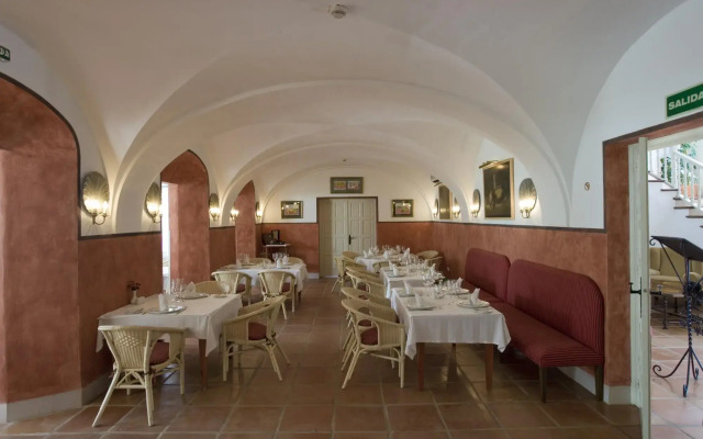 Arcos Gardens Resort