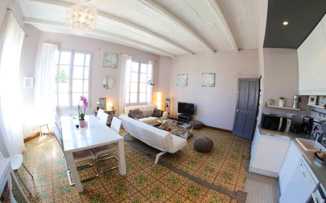 House With 6 Bedrooms In Avignon