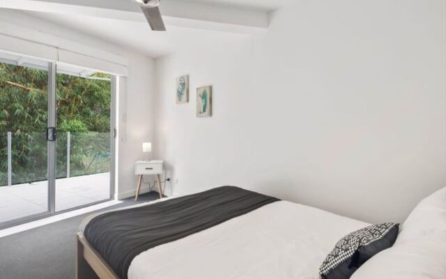 Luxury Townhouse 250m to the Beach