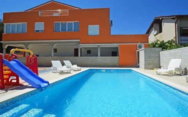 Apartments Orange Medulin