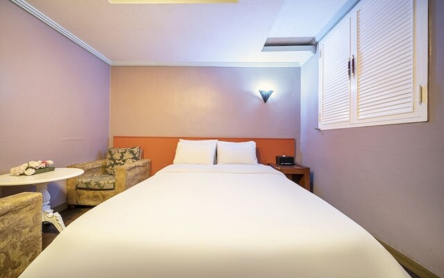 Sydney Hotel