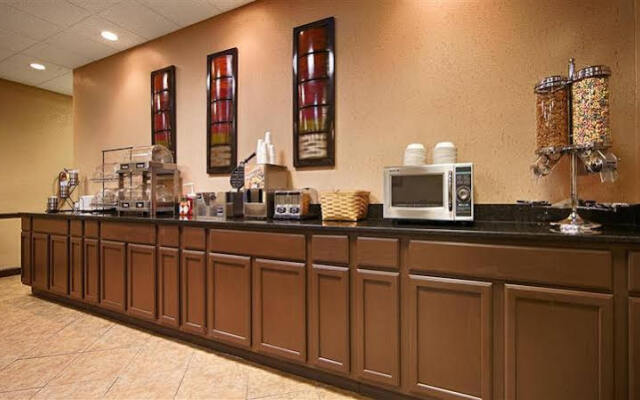 Best Western Plus Johnson City Hotel & Conference