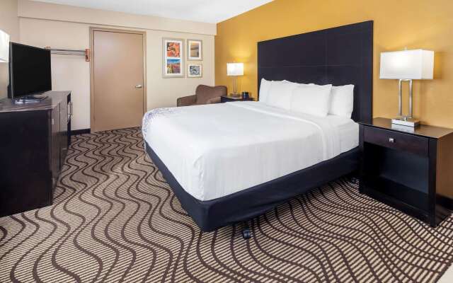 La Quinta Inn & Suites by Wyndham Carlsbad - Legoland Area