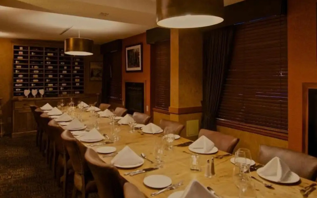 Mountain Side Hotel Whistler by Executive