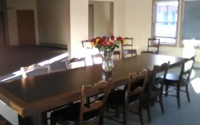 El Meson Lodge