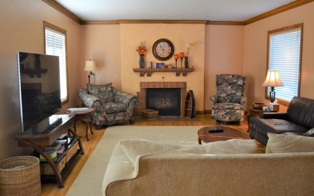 2338 S Edgewood St.