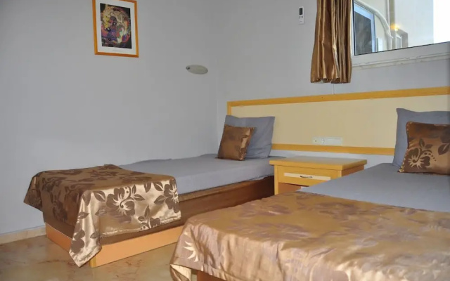 07 Group Hotel