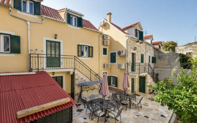 Peruzovic Rooms 2