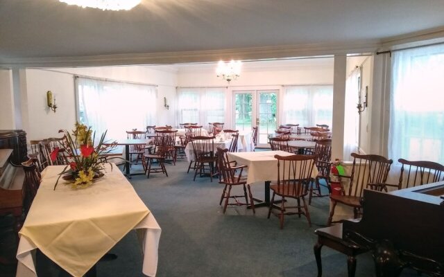 Blackberry River Inn