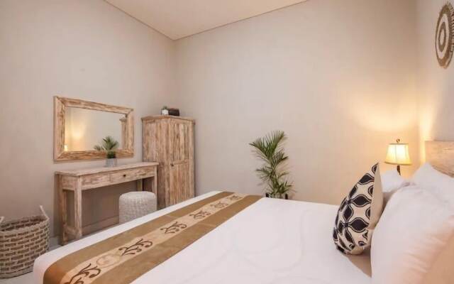 Cecilya Balian Stylish 3 Bedroom House near Beach at City Center