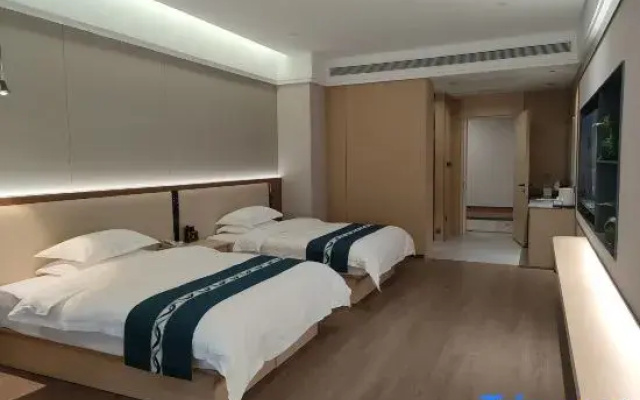 Pingliang Sports Park Hotel