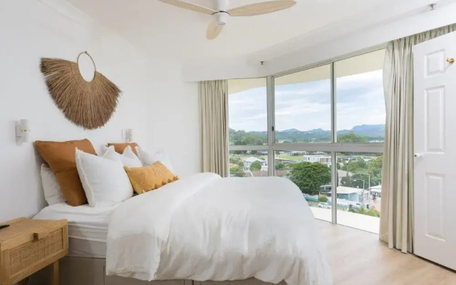 Ocean View Coastal Haven in Burleigh