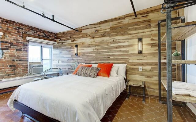 Charming Apartment on St-Paul street by Hometrotting