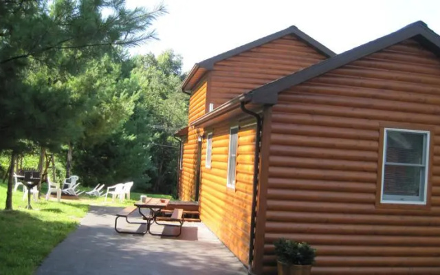 Pine Creek Cabins