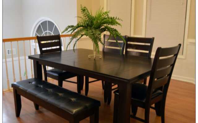 Opis Realty-Spacious Metro Atlanta Home