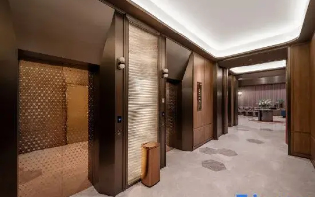 Shangrao High Speed Railway Station Crystal Orange Hotel