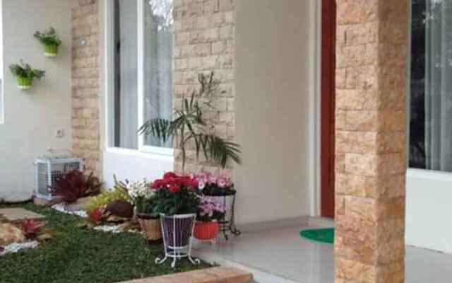 Villa Puncak Garuda C 10 by Verich (Two Bedroom)