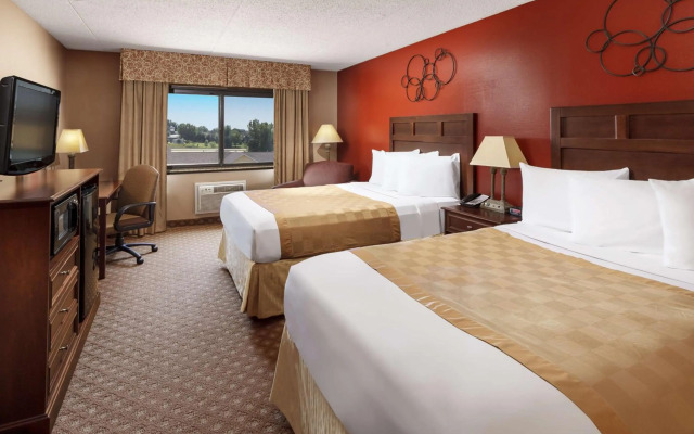 Roosevelt Grand Dakota, SureStay Collection by Best Western