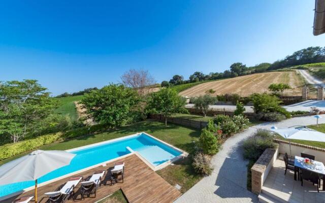 Casale Rosy 6 2 in Offida